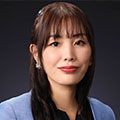 板倉 景子氏