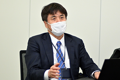 株式会社日立ハイテク　鈴木氏