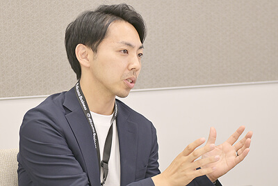 岩野氏
